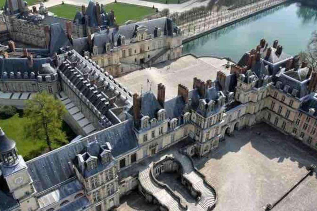 Bright Studio Apartment - Fontainebleau Esterno foto