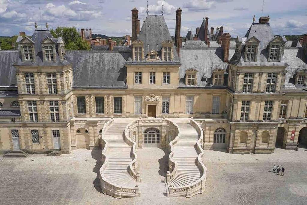 Bright Studio Apartment - Fontainebleau Esterno foto