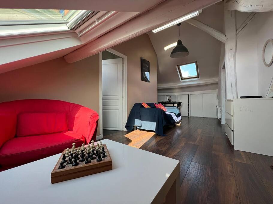Bright Studio Apartment - Fontainebleau Esterno foto