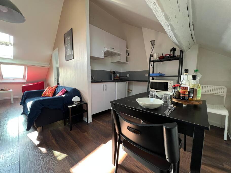 Bright Studio Apartment - Fontainebleau Esterno foto